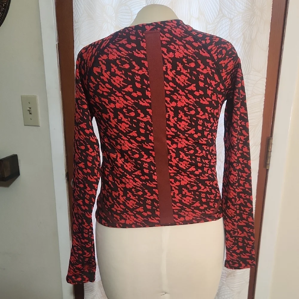 Bodycon Red Black Long Sleeve Gorpcore Top Gym Beach City Hike Size Large - Picture 3 of 6